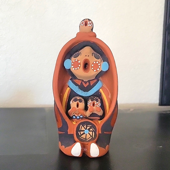 Jemez Pueblo American Native Storyteller Sculpture - Picture 1 of 5